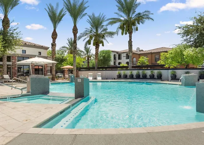 Cozysuites By The Stadium W Pool 07 *